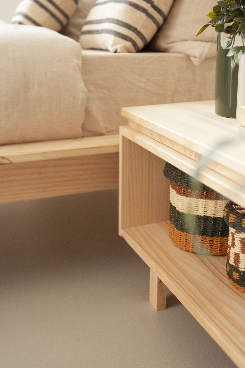 Imagen de ambiente 4 para:Mesita de noche de madera natural y ecol&oacute;gica